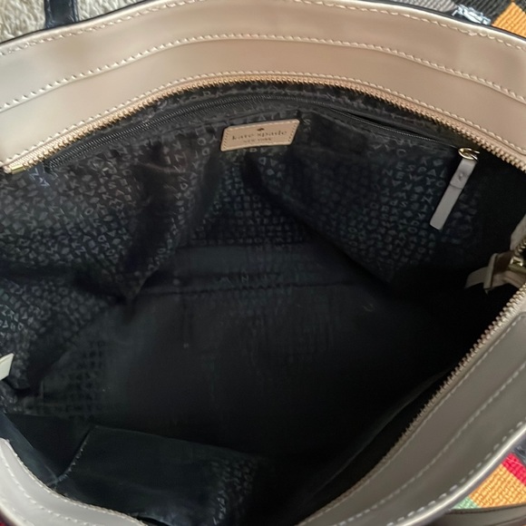 ⭐️Sale ⭐️ 👜 Kate ♠️ Spade Tote with Zipper - Picture 6 of 9